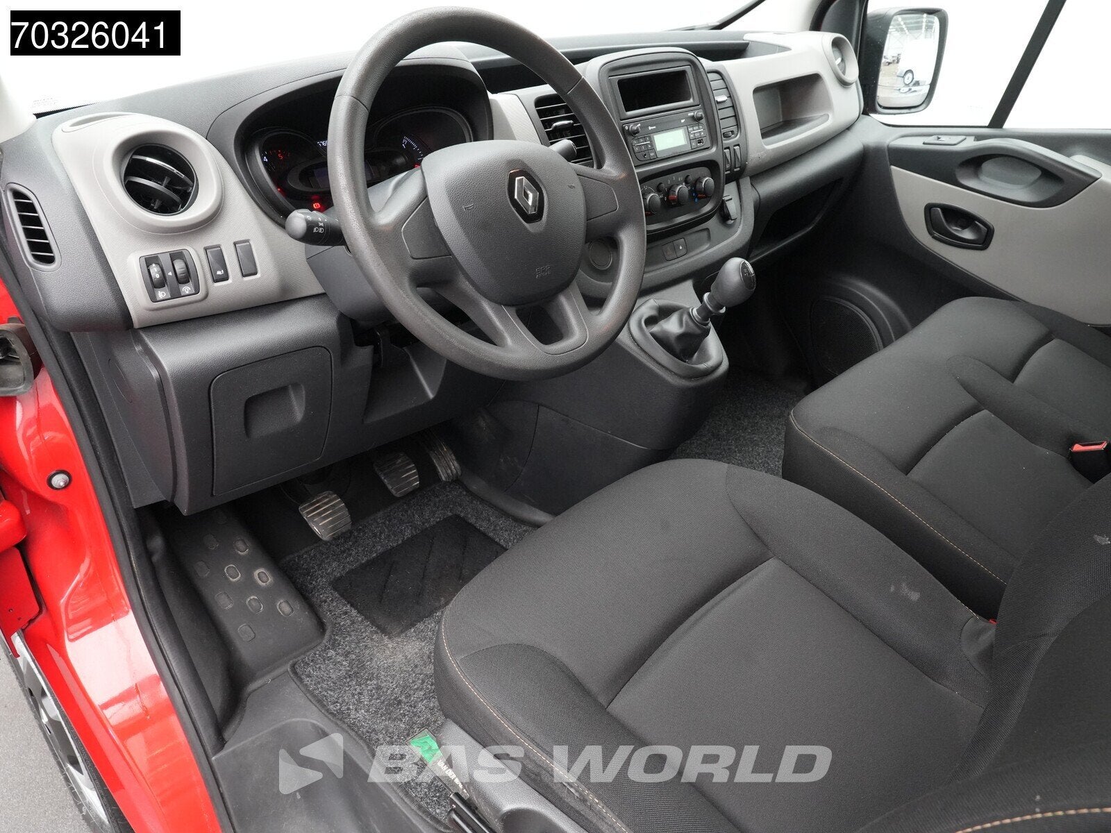 Renault Trafic 95pk Dubbel Cabine L2H1 Trekhaak Airco Euro6, Auto's, Stof, Gebruikt, 4 cilinders, Renault