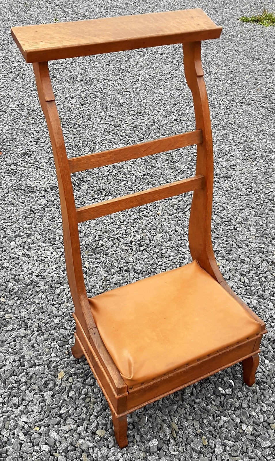 Prie-Dieu, chaise de prière, Enlèvement