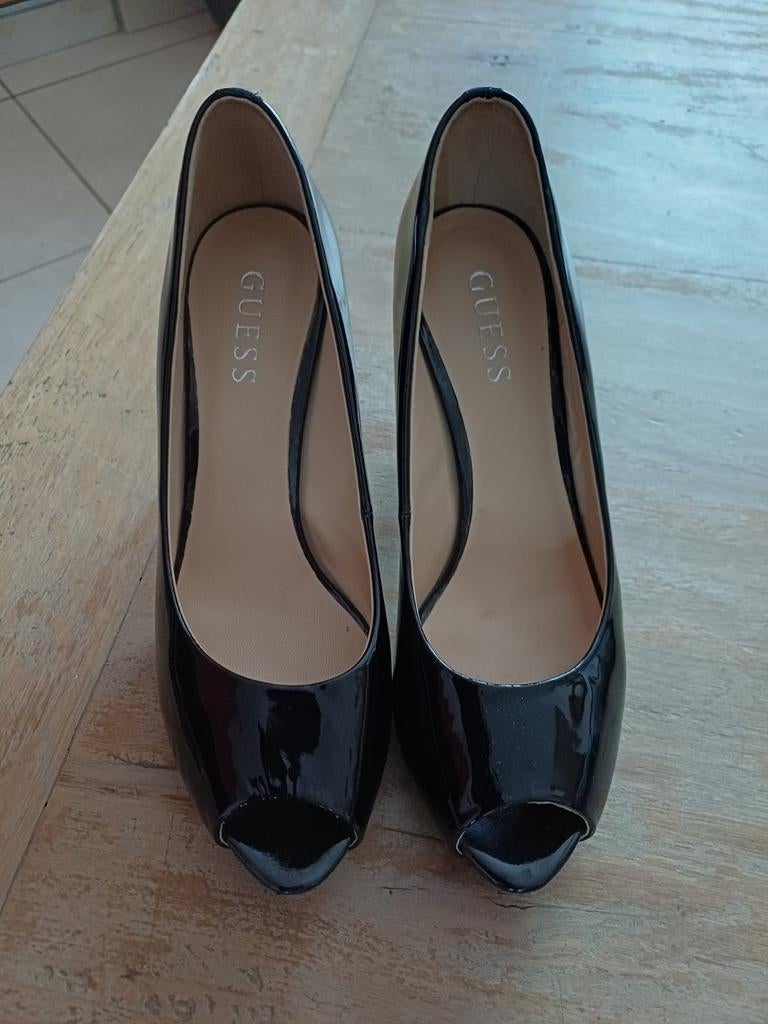 Damesschoenen Guess, Ophalen, Guess, Zwart, Zo goed als nieuw