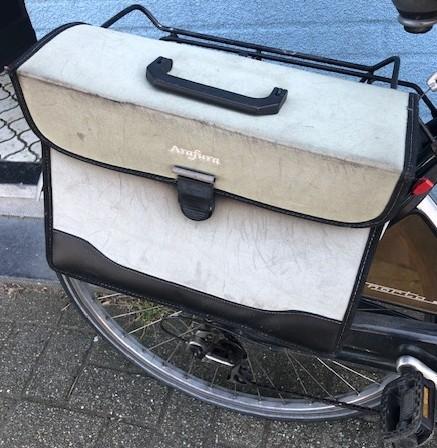 fietstas enkel "arafura" ,afklikbaar,in goede staat, Fietsen en Brommers, Fietsaccessoires | Fietstassen, Ophalen of Verzenden