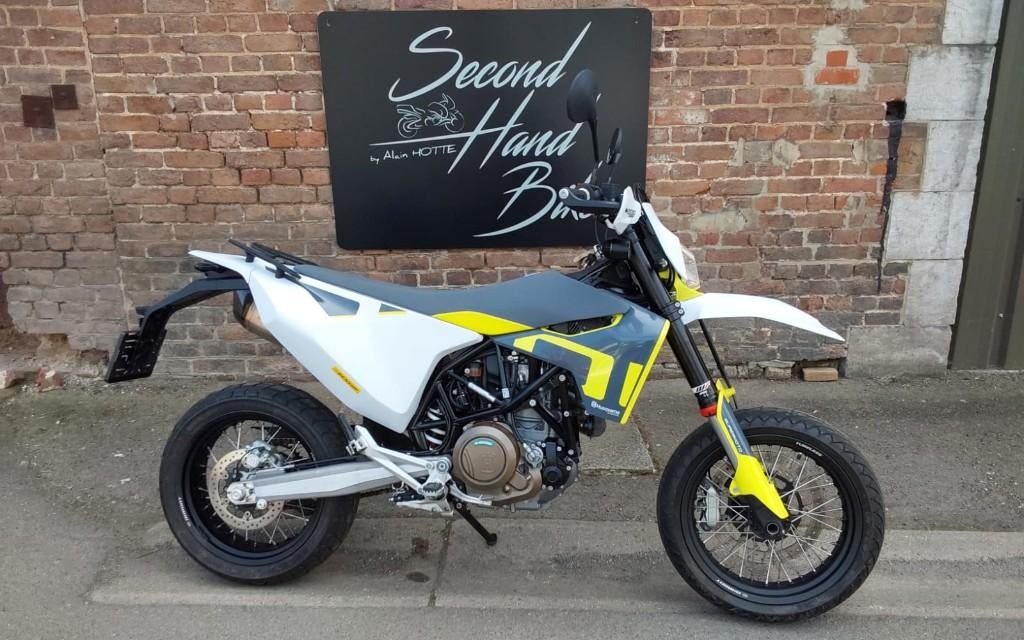 HUSQVARNA 701 SM A2, ETAT NEUF, GARANTIE 1 AN, 8450 EUR, Motos, Motos | Husqvarna, Échappement sport, Entreprise, Occasion, Permis Moto A2 minimum