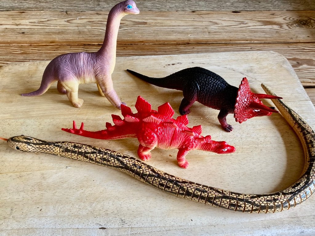 4 jeux et collection animaux préhistoriques, Enlèvement ou Envoi, Comme neuf, Reptile ou Amphibien, Autres types