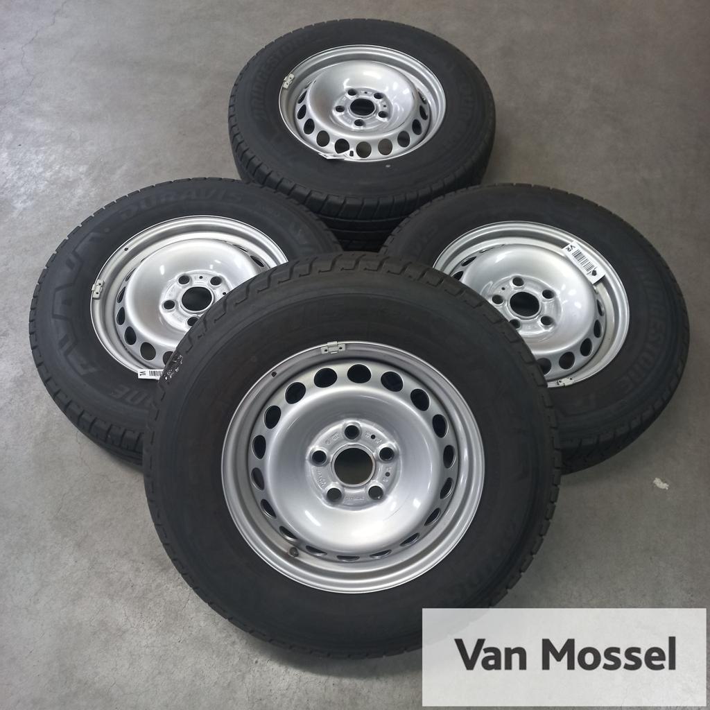 Volkswagen Crafter Bridgestone Duravis R660 205/75/R16C 113/, Auto-onderdelen, Gebruikt, -, Banden en Velgen, -
