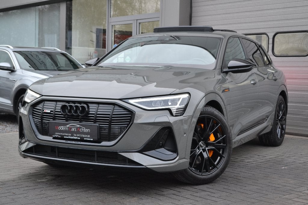 Audi Q8 E-Tron 55 Black Edition * Cronosgrijs * Pano, Keyles, Autos, Achat, 1800 kg, Euro 6, Entreprise