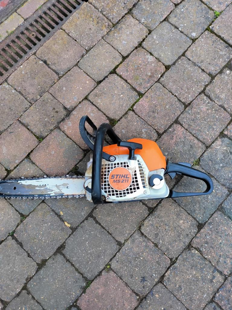 Stihl kettingzaag MS211, Ophalen, Benzine