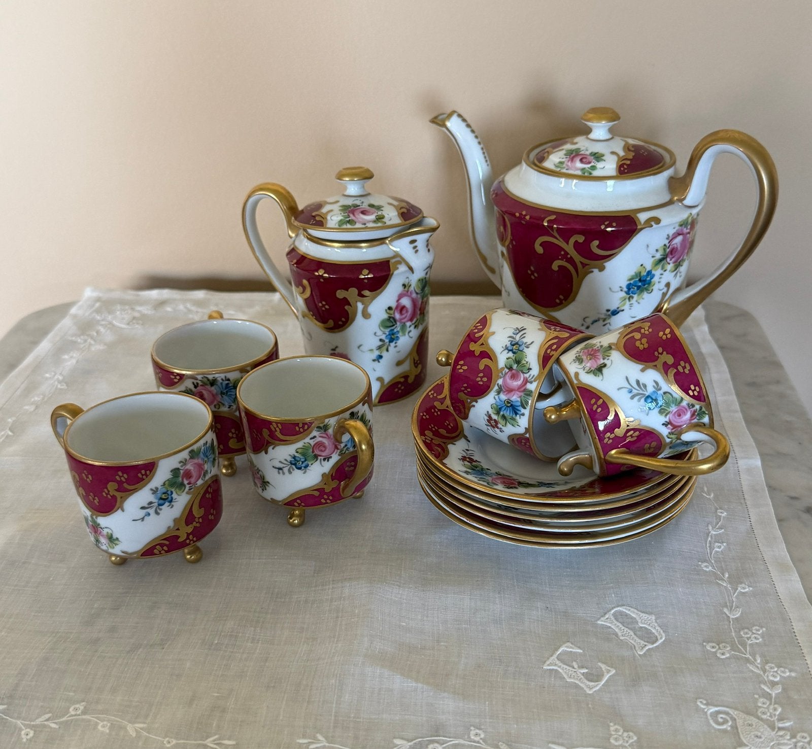vintage servies porselein met bordeauxrode en goud, Ophalen