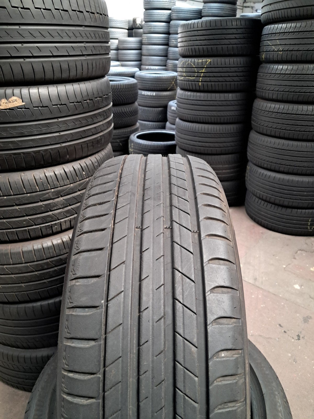 23545r18 235 45 r18 235/45/r18 Continental avec montage