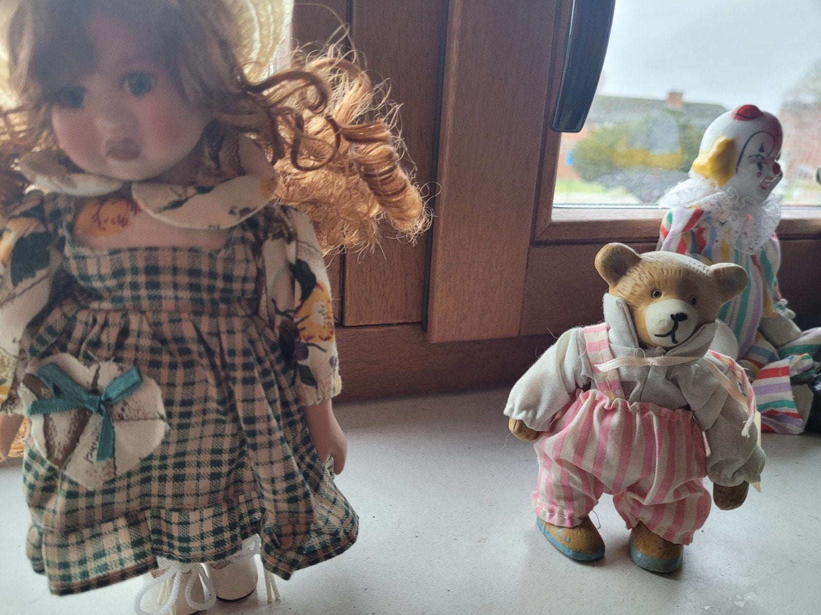 Belle poupee seul ou tout en porcelaine, Collections, Enlèvement ou Envoi, Comme neuf, Poupée