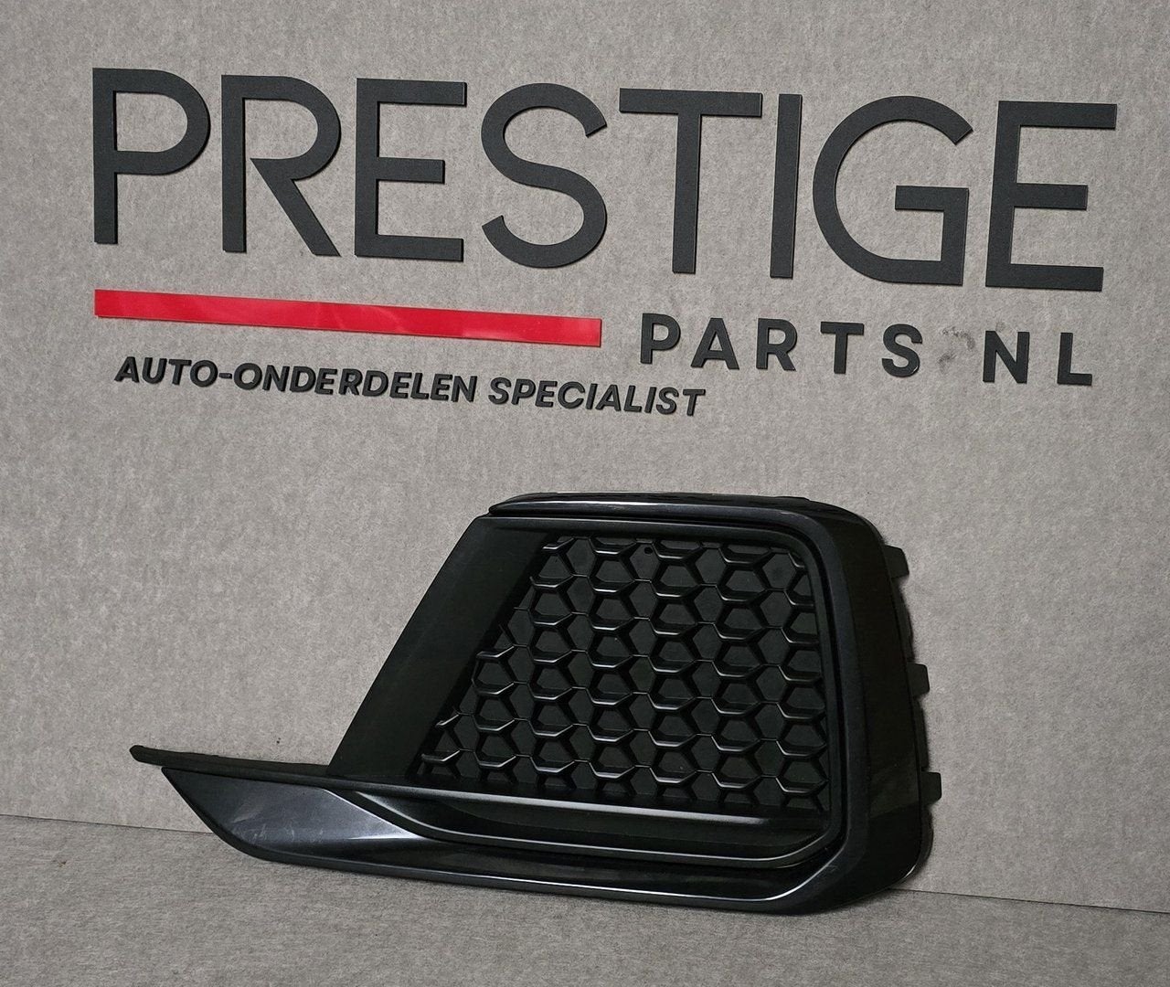 Bumper Rooster Audi A1 82A Sport LINKS 2018-2025 82A807681E, -, Origine de la pièce connue, Utilisé, -