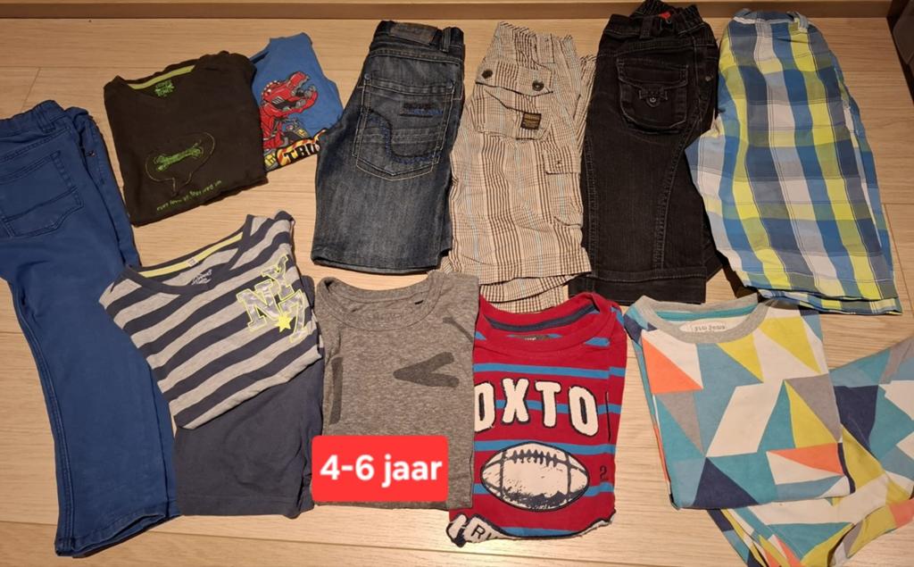 Pakket kledij 4-6 jaar (13 stuks voor 10 euro in totaal), Kinderen en Baby's, Ophalen of Verzenden