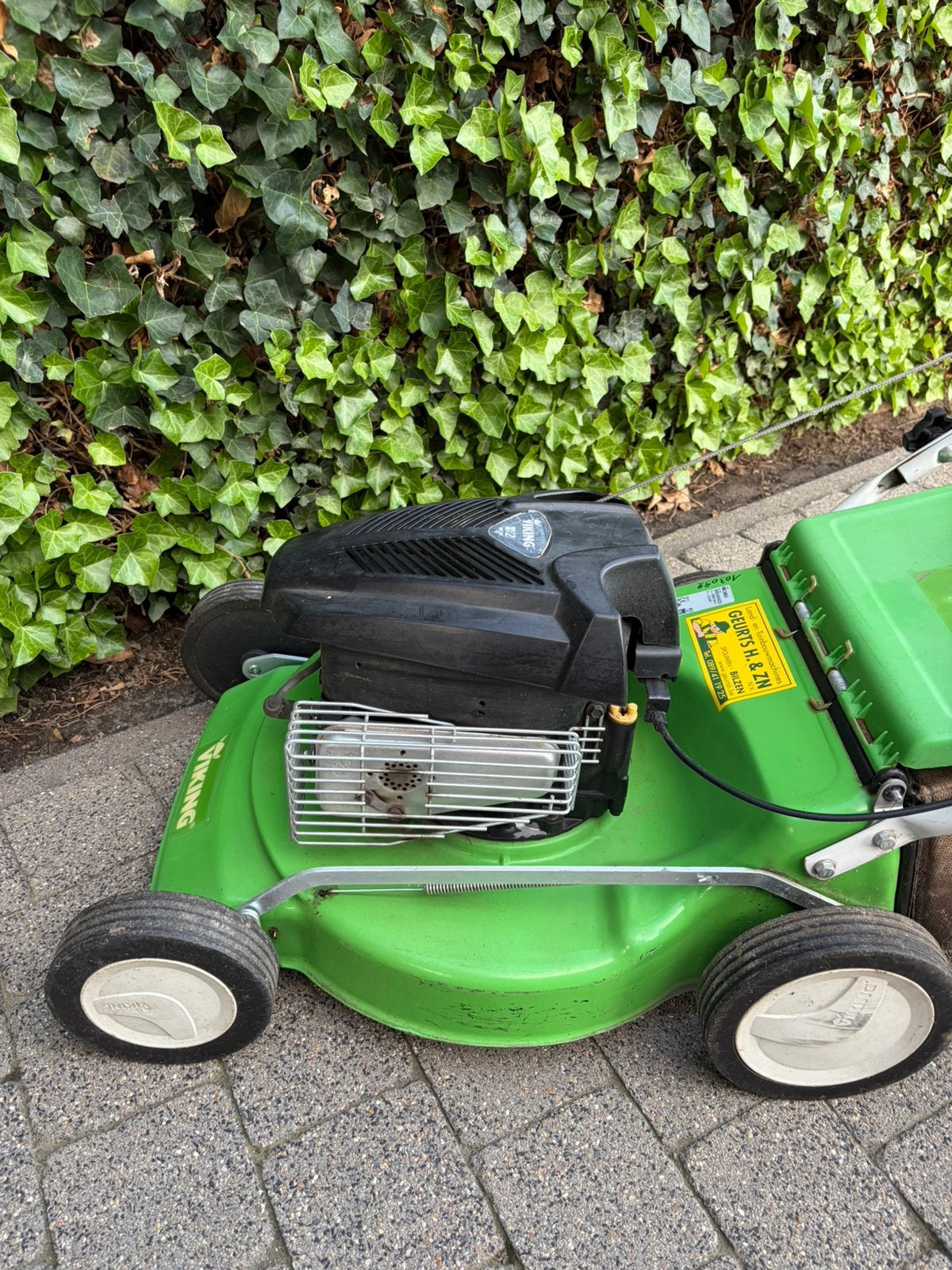 Viking grasmaaier ( geen zelftrekker), Tuin en Terras, Ophalen, Gebruikt, Benzine-grasmaaier, Opvangbak