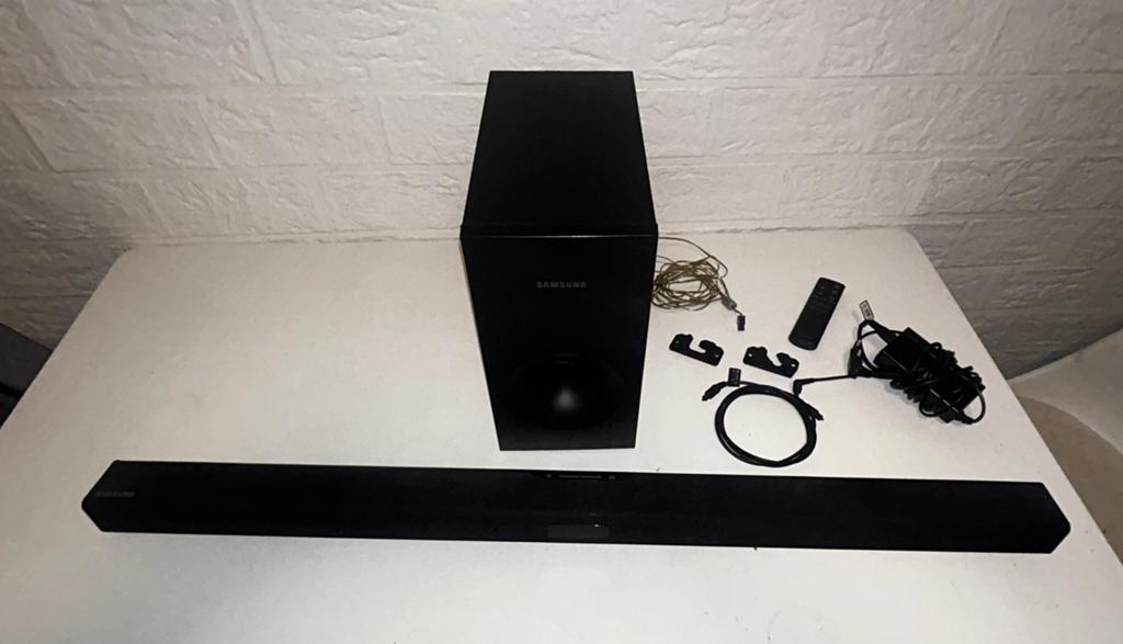 Samsungs soundbar vaste prijs - moet weg wegens plaatsgebrek, Audio, Tv en Foto, Ophalen, Bluetooth, Gebruikt