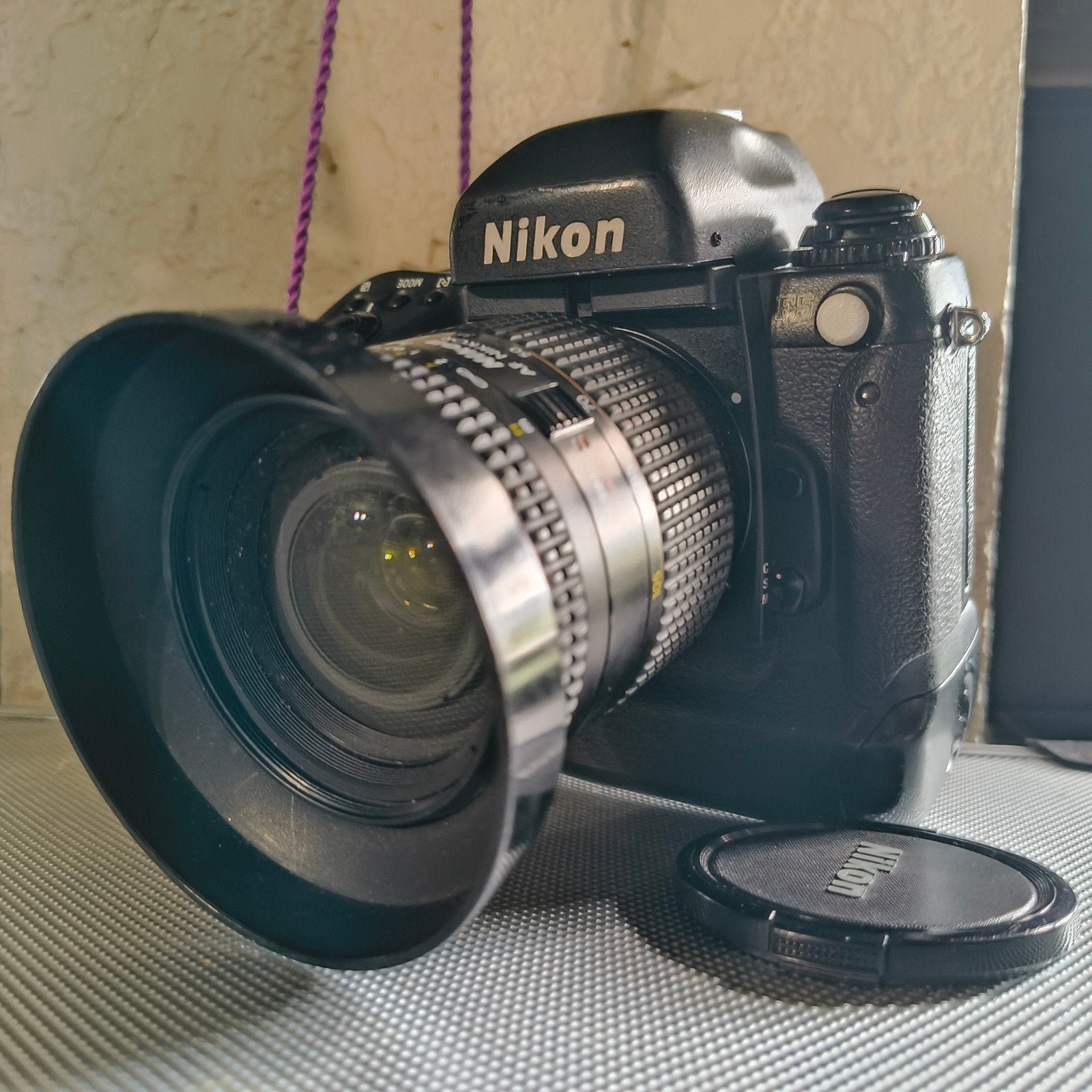 Nikon f5 + 28-105, Enlèvement, Nikon
