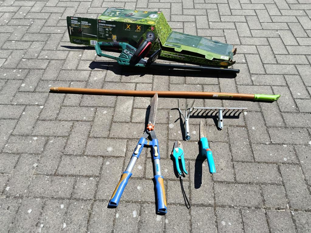 Tuin gereedschap., Ophalen