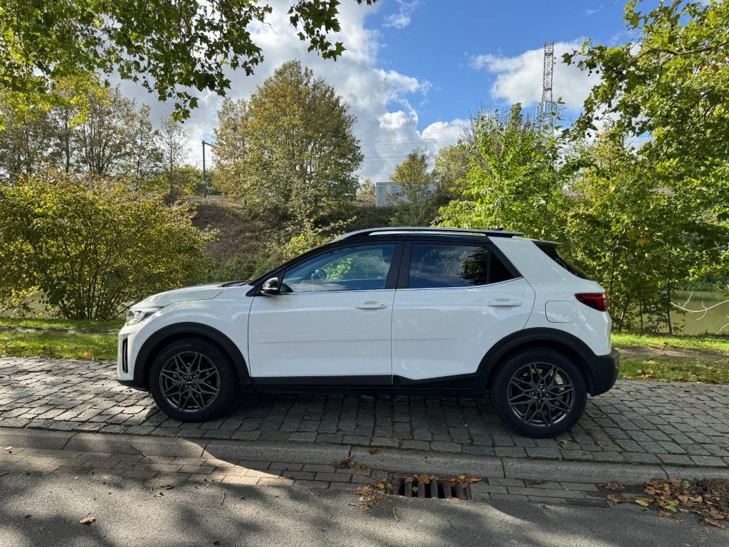 Kia BC4 Stonic Black edition 1.0T ISG (speciale editie), Auto's, Voorwielaandrijving, Dealer onderhouden, 450 kg, Leder en Stof