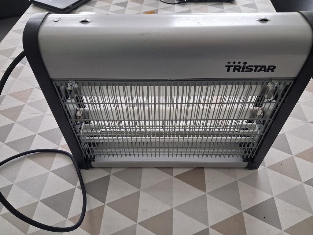 Tristar vliegenlamp, Ophalen