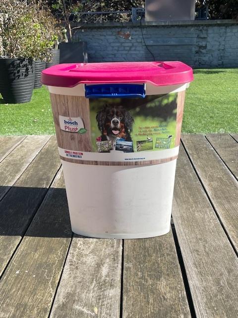 Voerton + 15 kg hondenvoer, Dieren en Toebehoren, Ophalen, Hond
