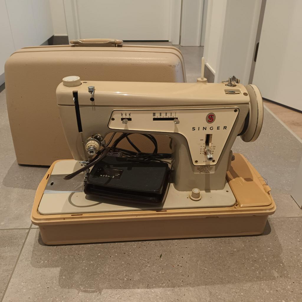 Vintage Singer naaimachine met koffer, Enlèvement