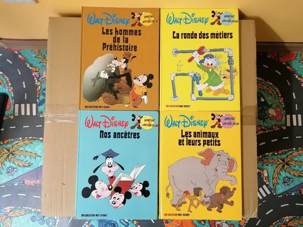 4 livres Disney, Livres, Garçon ou Fille, Enlèvement ou Envoi, Walt Disney, Comme neuf