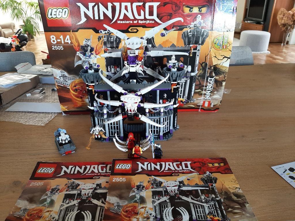 Lego Ninjago set 2505 Garmadon's Dark Fortress, Kinderen en Baby's, Speelgoed | Duplo en Lego, Lego, Ophalen of Verzenden, Zo goed als nieuw
