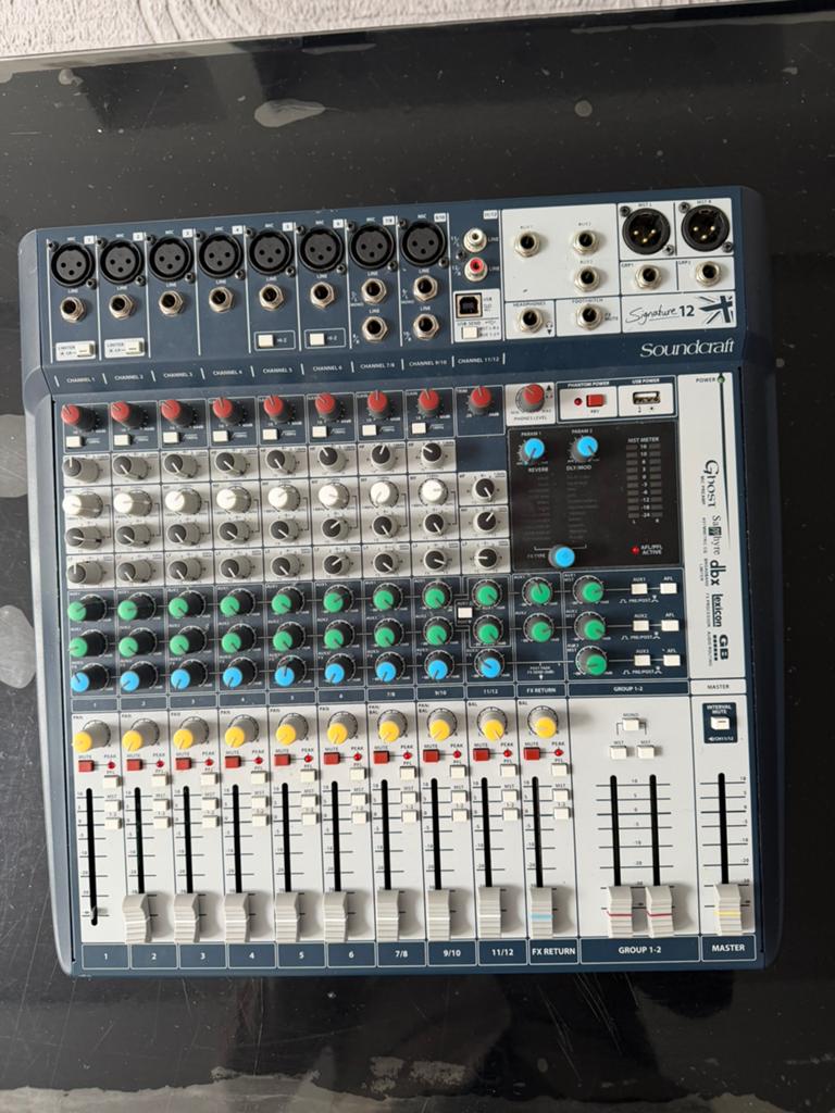 Soundcraft signature 12, Muziek en Instrumenten, Ophalen, Zo goed als nieuw