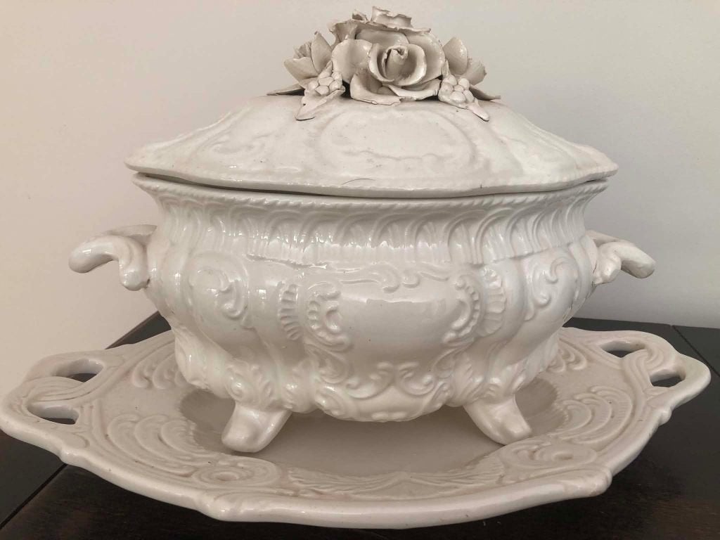 Soupière décorative en porcelaine blanche, Enlèvement