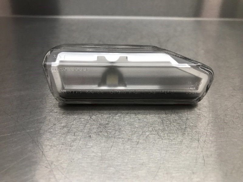ECLAIRAGE DE PLAQUE Lexus IS C (E2) (01-2009/06-2015), Utilisé, Lexus