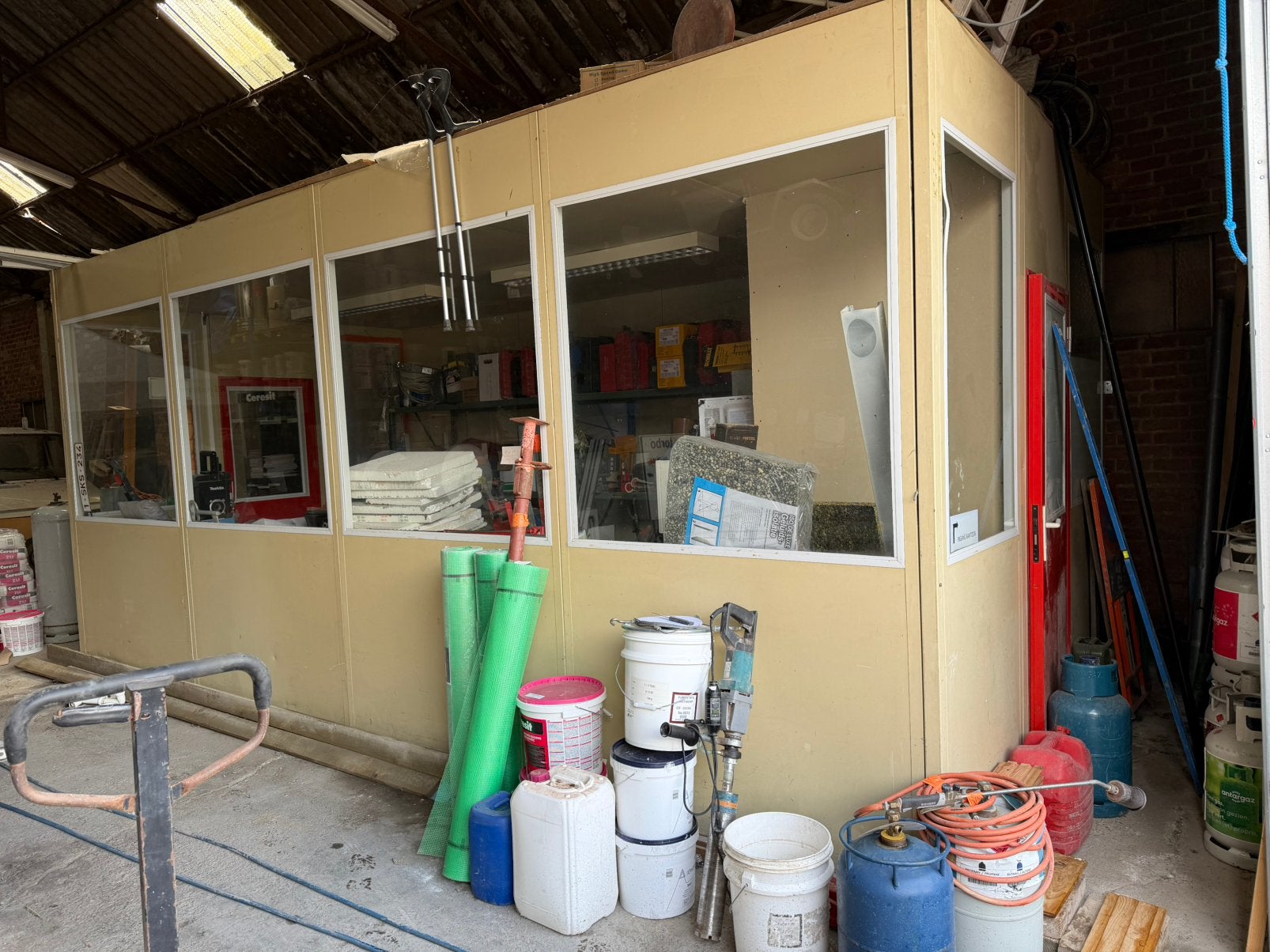 Bureau container 6x3, Ophalen