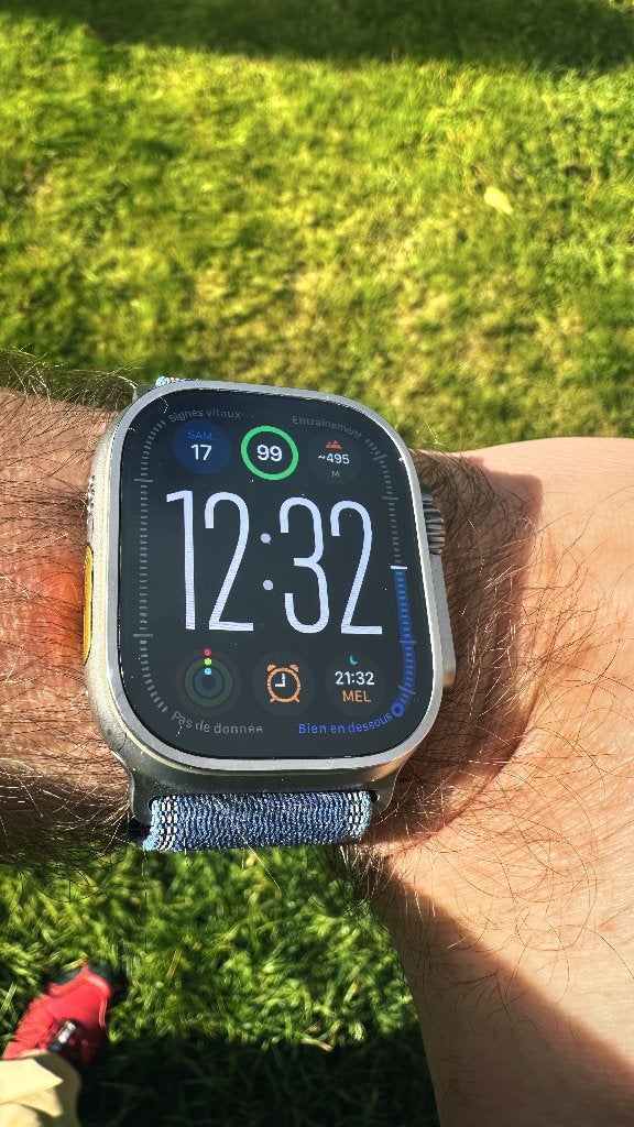 Apple Watch Ultra 3 Titanium natural + 3 bracelets, Enlèvement, État, Comme neuf, Apple Watch