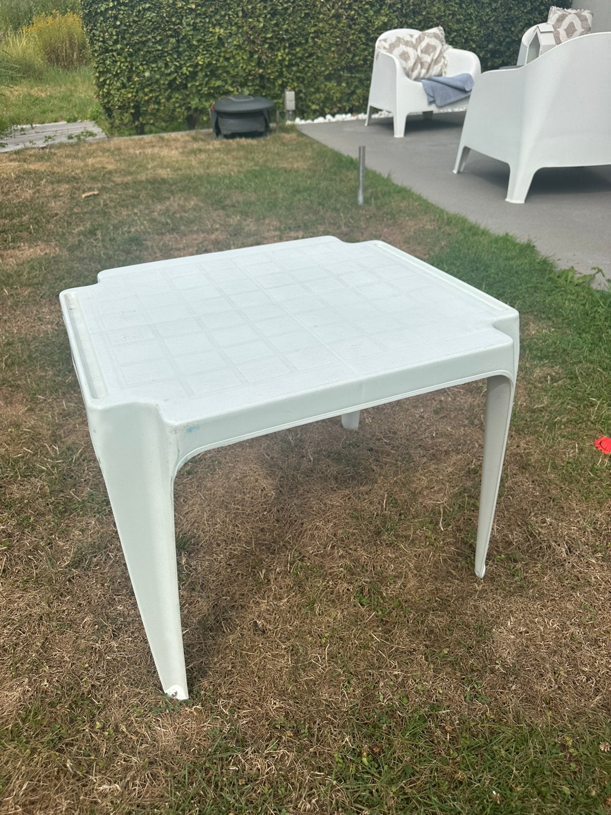 Wit plastic tuintafeltje / kindertafeltje – 51 x 56 cm, Ophalen, Gebruikt, Campingtafel