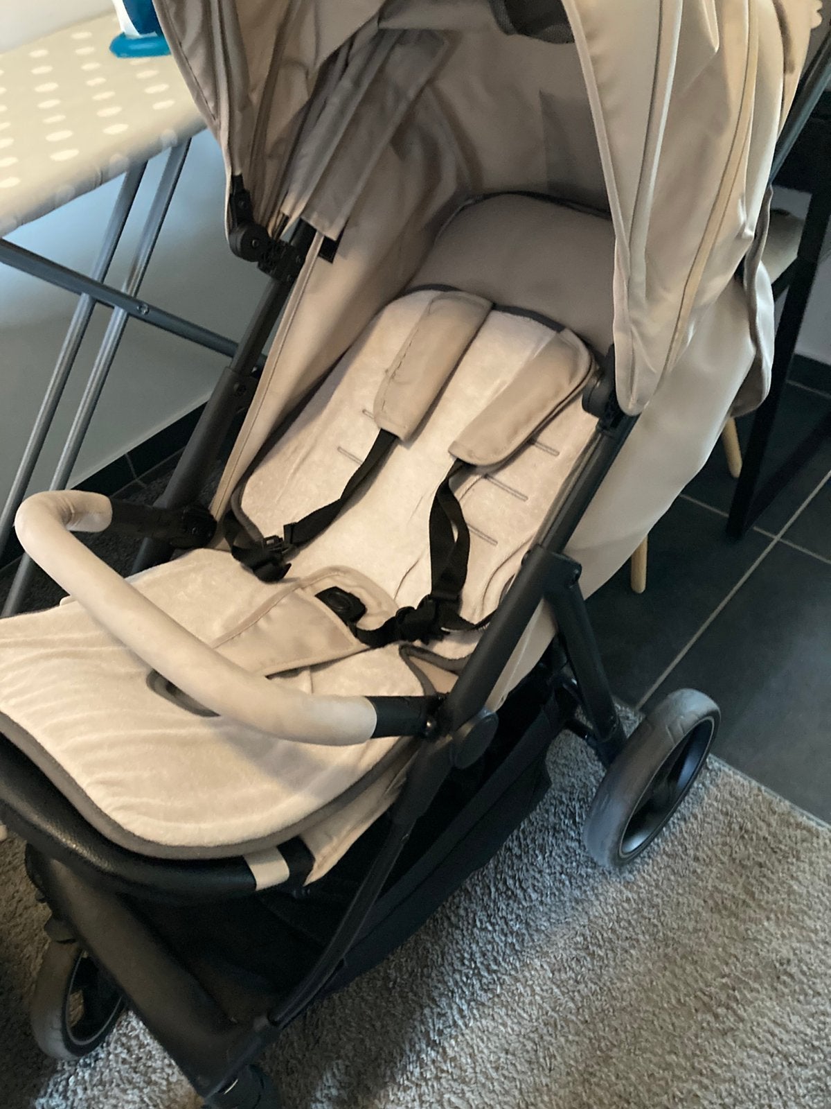 Buggy, Kinderen en Baby's, Ophalen, Zo goed als nieuw