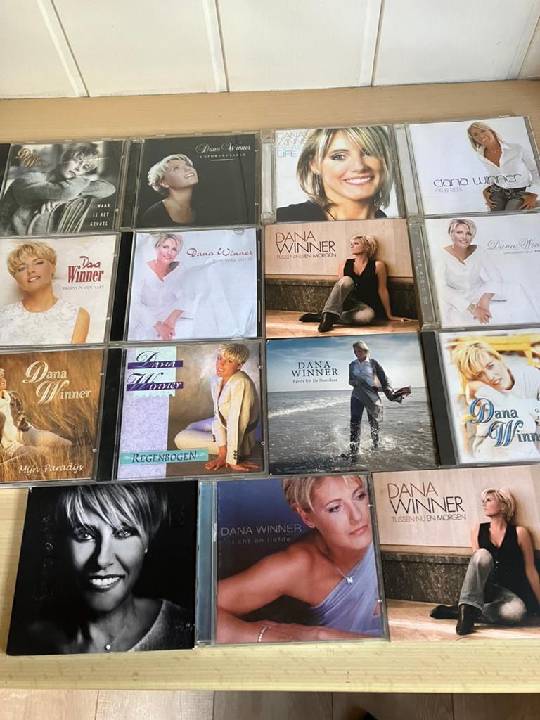 15 CD s Dana Winner, Ophalen, Zo goed als nieuw