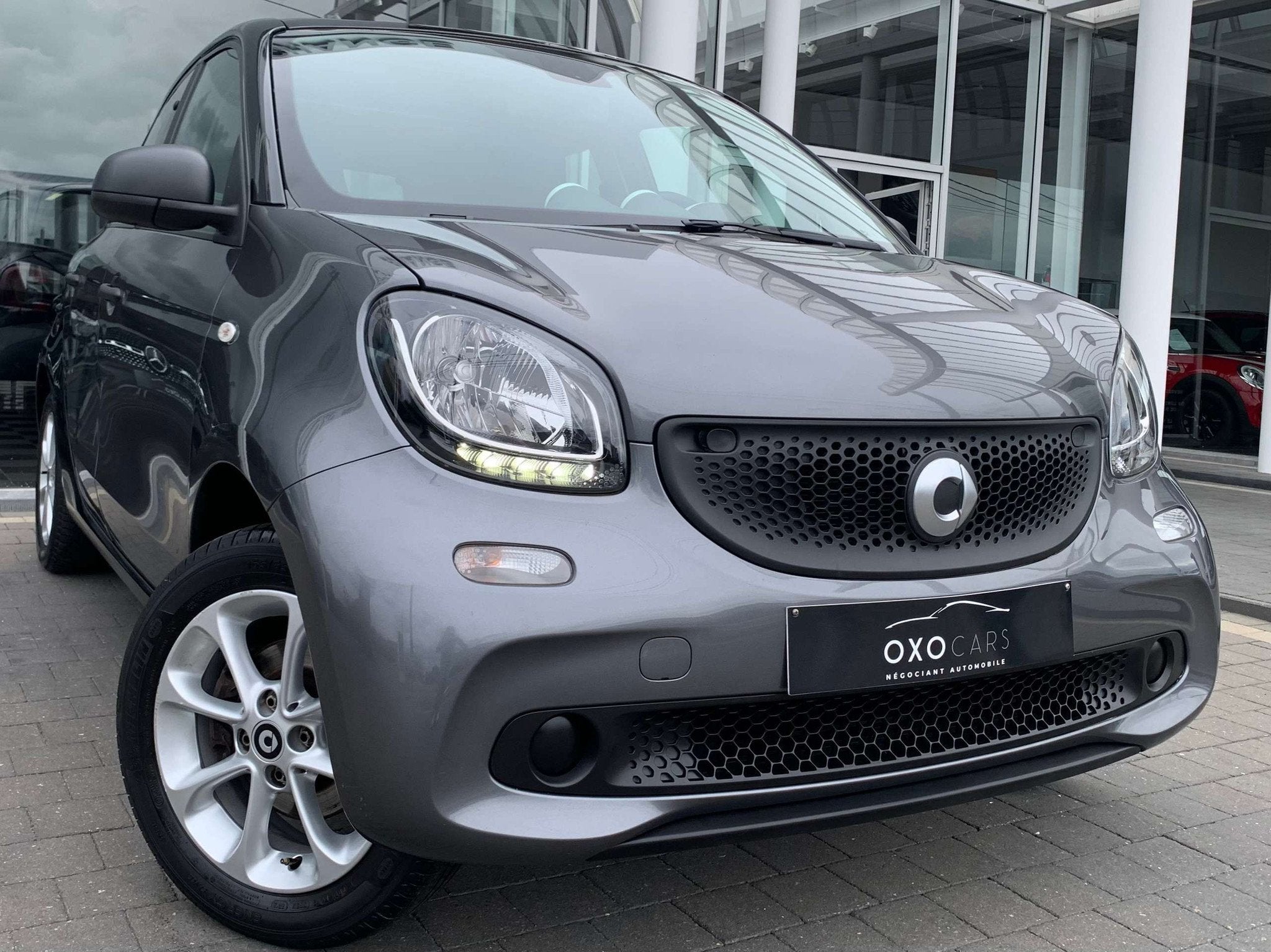 Smart Forfour 1.0i ESSENCE / DOUBLE TOIT PANO / CLIM AUTO /, Argent ou Gris, Achat, Entreprise, Boîte manuelle
