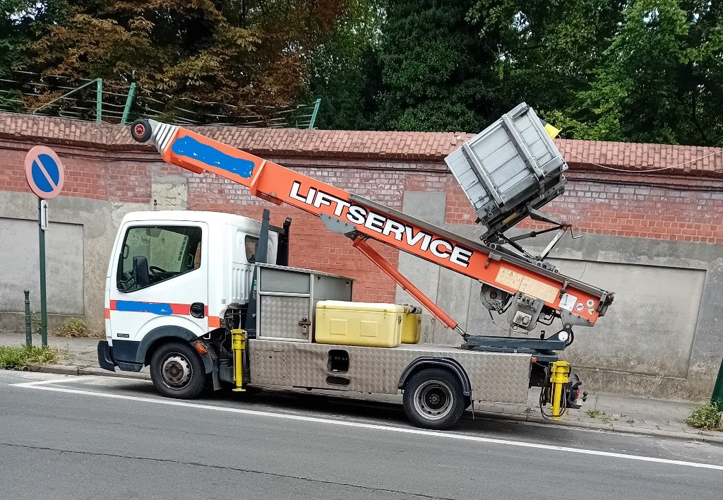 Nissan Cabstar  Nacelle élévatrice  Problème moteur, Auto's, 2500 cc, Achterwielaandrijving, Overige modellen, 4 cilinders