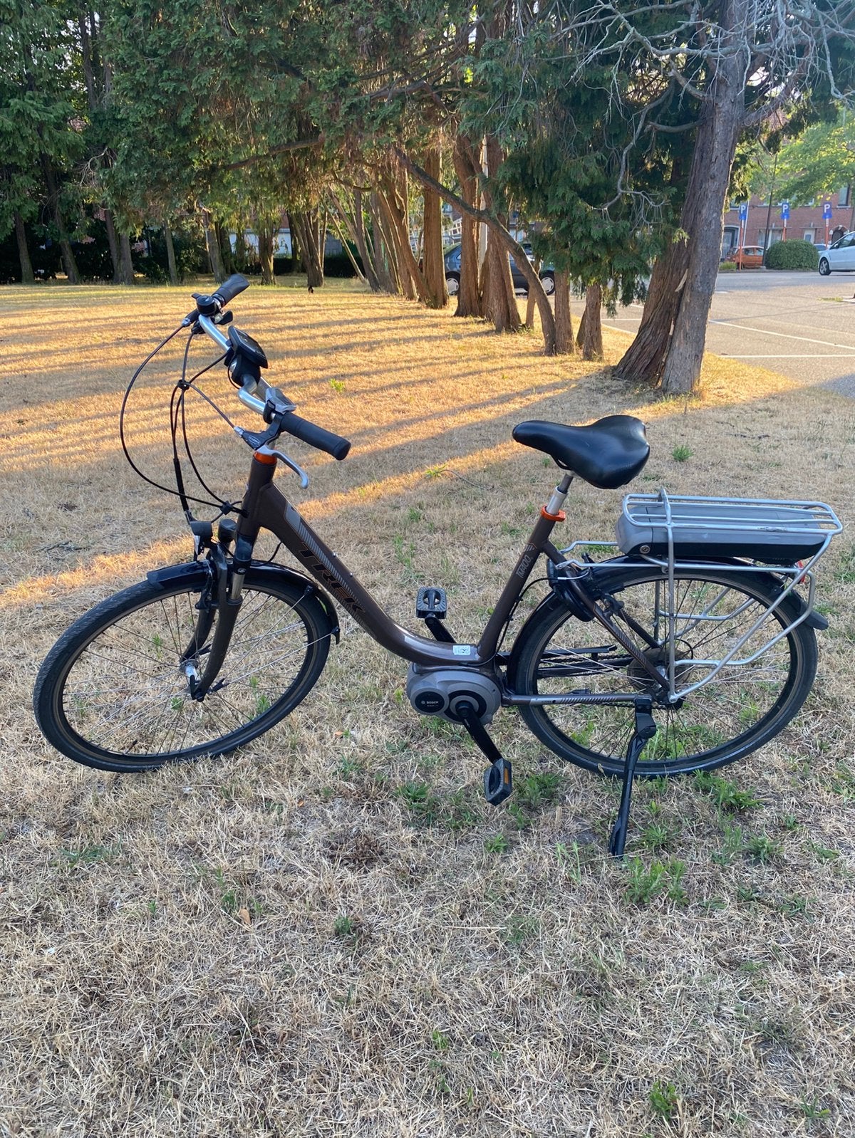 Mooie elektrische damesfiets trek tm400, Fietsen en Brommers, Elektrische fietsen, Zo goed als nieuw, 51 tot 55 cm, 50 km per accu of meer
