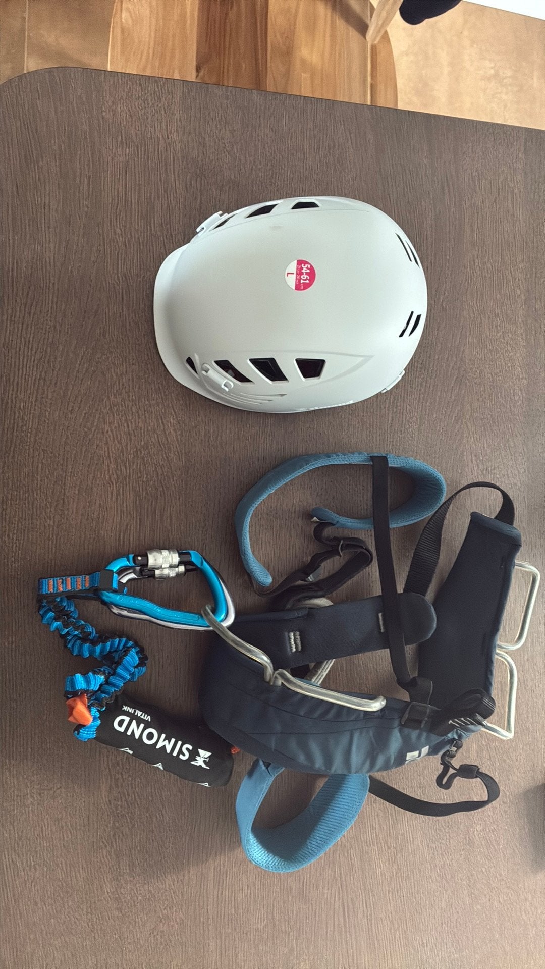 Helm + via ferrata kit, Enlèvement, Comme neuf