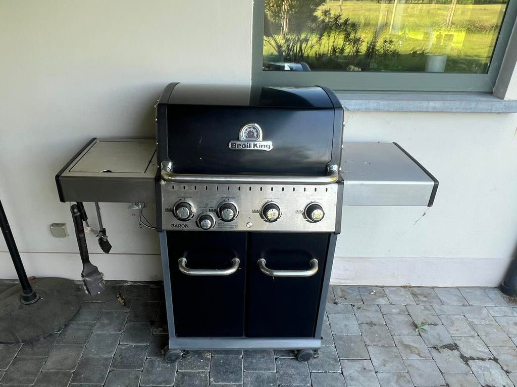 Barbecue broil king 440, Ophalen, Zo goed als nieuw