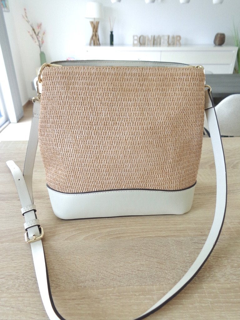 Sac en paille et simili cuir, Bijoux, Sacs & Beauté, Enlèvement ou Envoi, Comme neuf