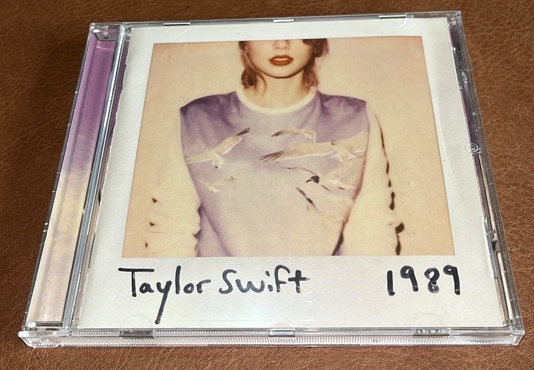Taylor Swift ‎– 1989 - CD - EU - EDC persing, Cd's en Dvd's, Cd's | Pop, Ophalen of Verzenden, Zo goed als nieuw