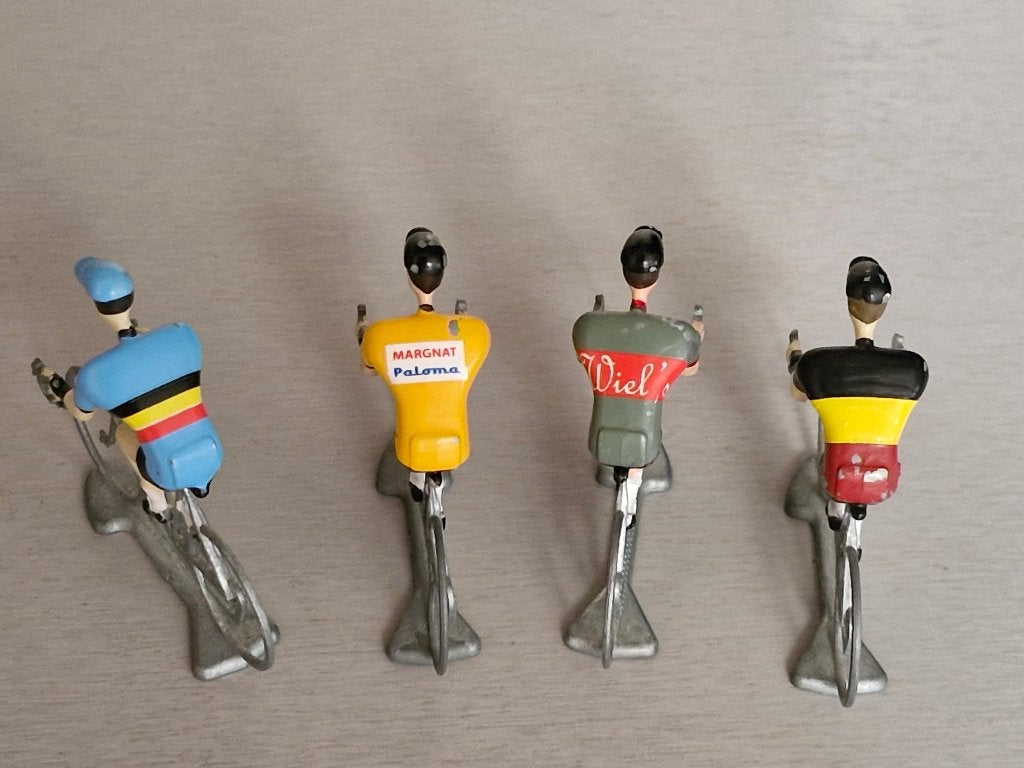 4 RETRO  FLANDRIEN   rennertjes (metaal), Verzenden