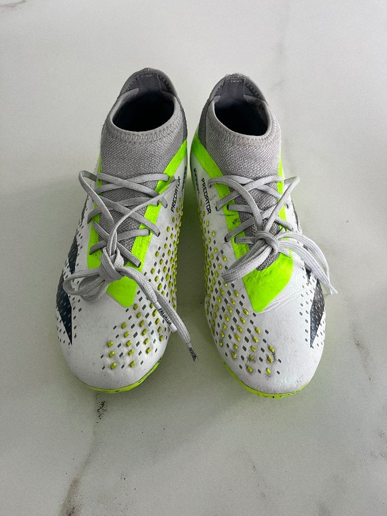 Voetbalschoenen Adidas predator maat 34, Sport en Fitness, Voetbal, Ophalen of Verzenden, Zo goed als nieuw, Schoenen