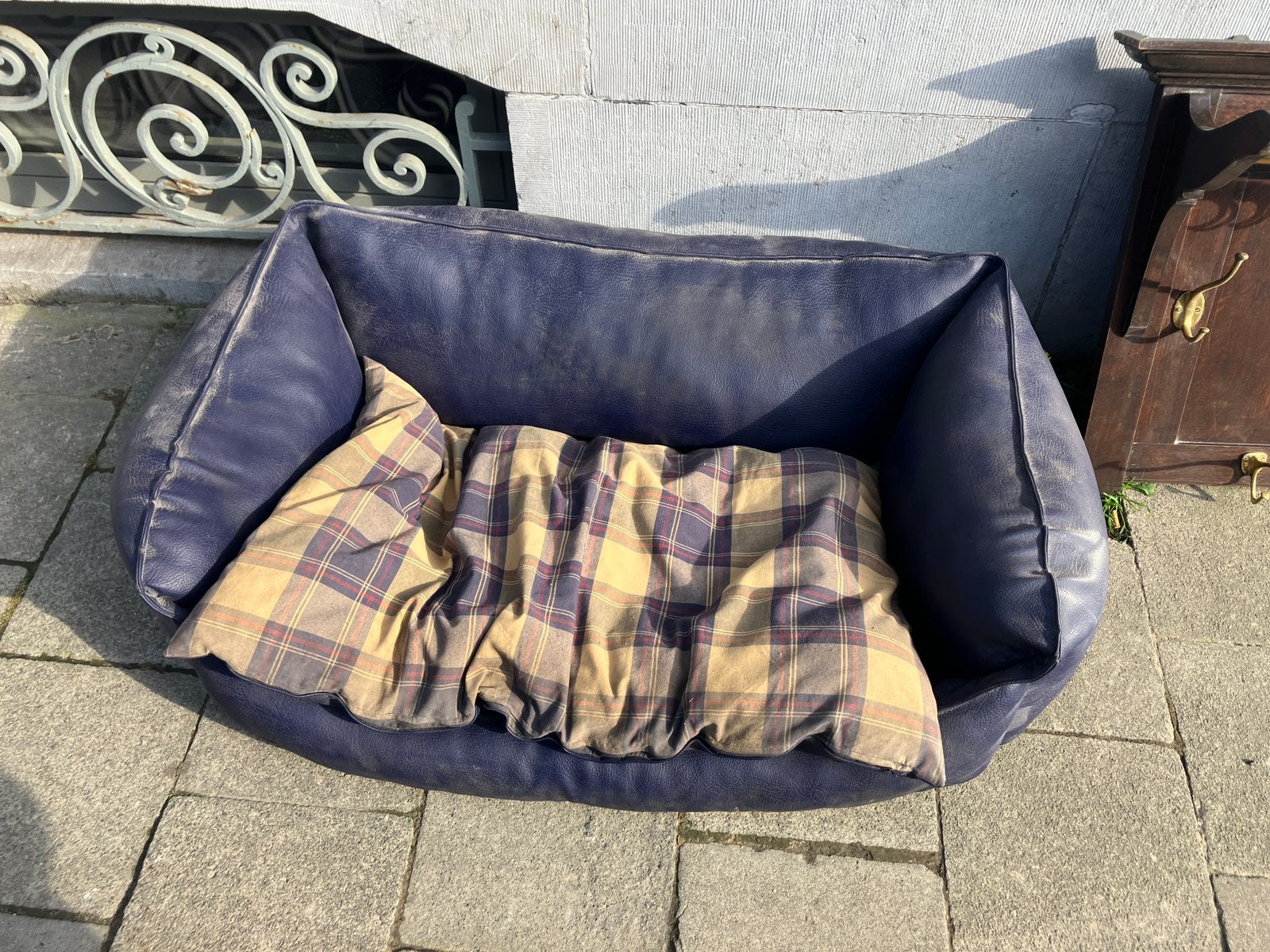 Gratis hondenmand in leder, Dieren en Toebehoren, Ophalen, Gebruikt, Leer