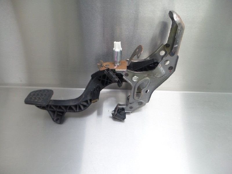 PEDALE D'EMBRAYAGE Urban Cruiser (|3131152040|5510752190|), Utilisé, Toyota