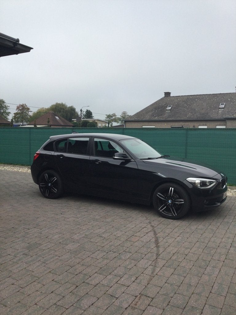 BMW.  116 I., Auto's, Voorwielaandrijving, 1 Reeks, Zwart, 5 deurs