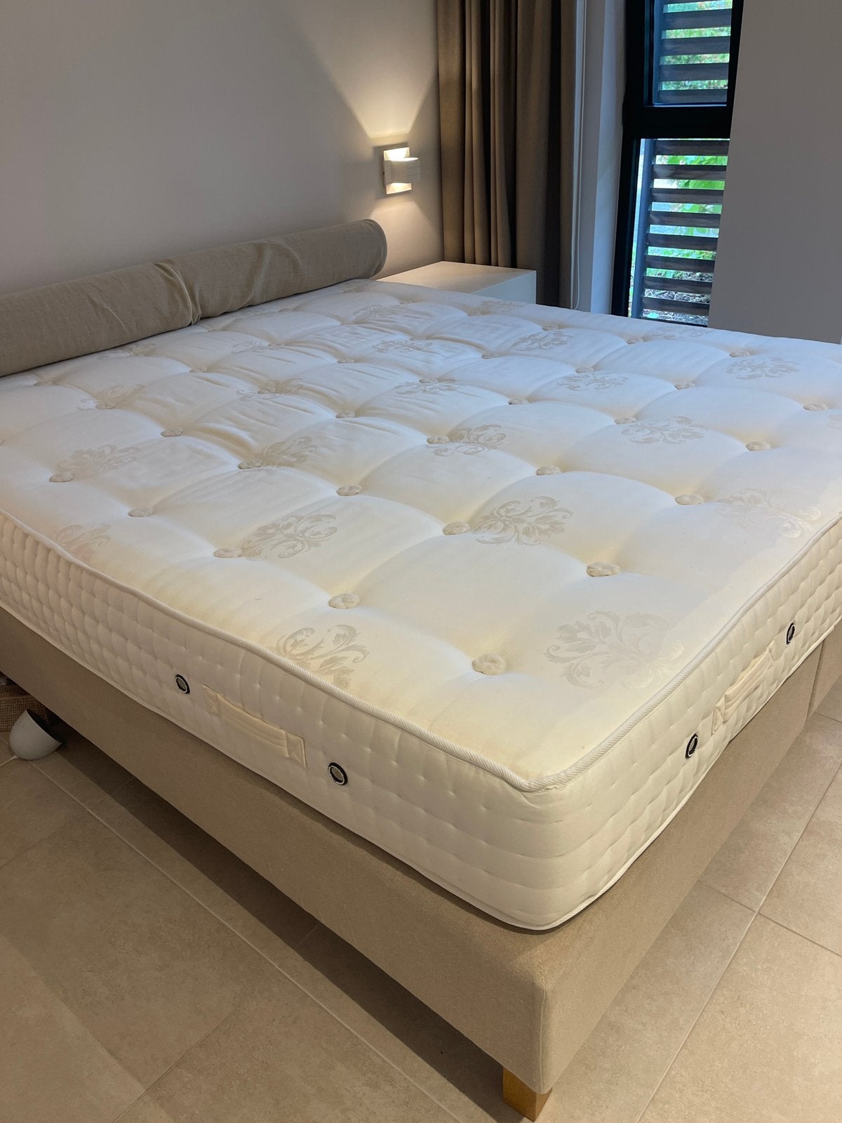 Boxsprings en matras 180x210 Magnitude, Ophalen, Beige, Zo goed als nieuw, Stof