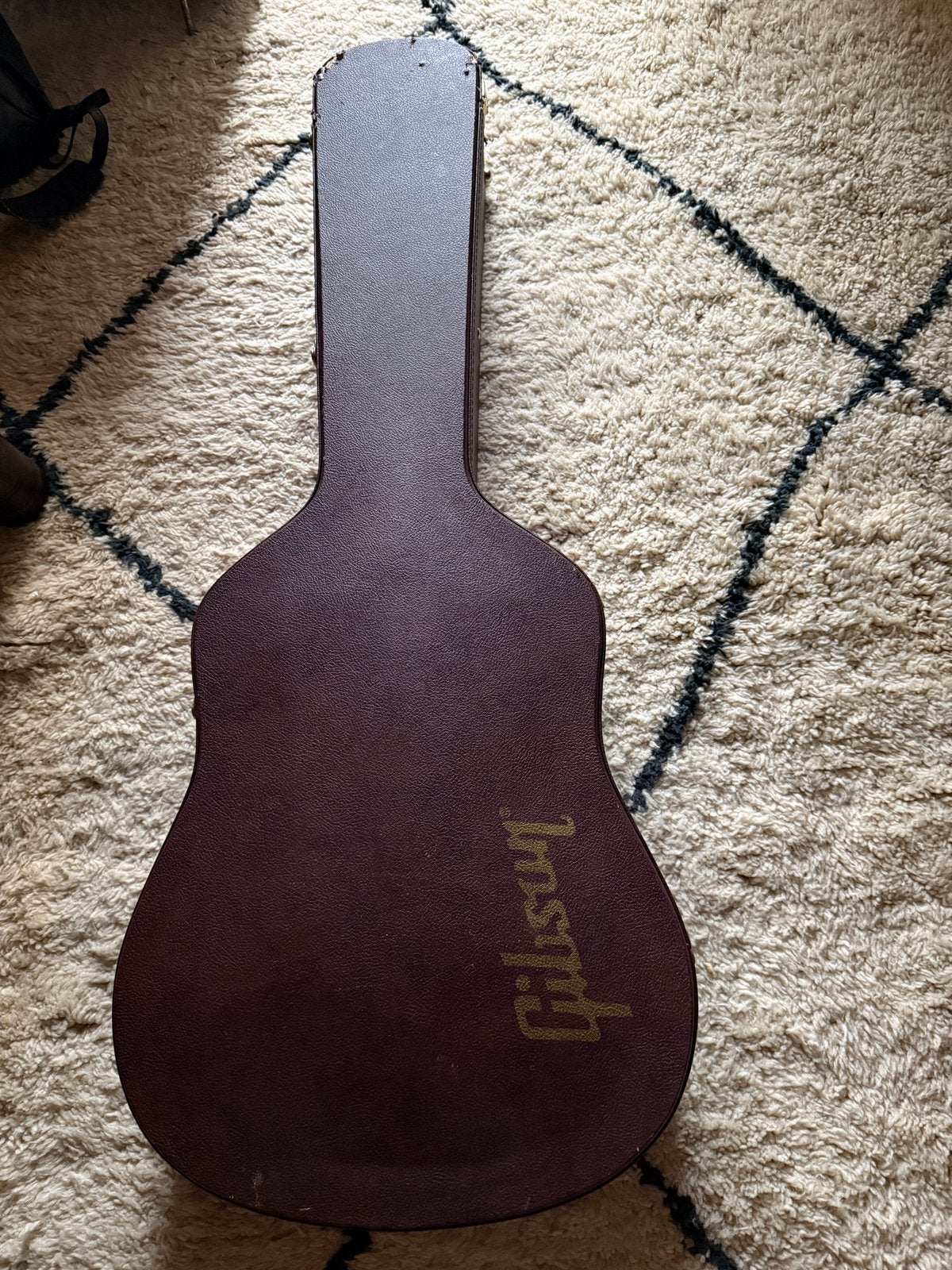 Gibson J45-Hummingbird hard case, Enlèvement ou Envoi, Utilisé, Guitare Western ou Guitare Folk, Avec valise