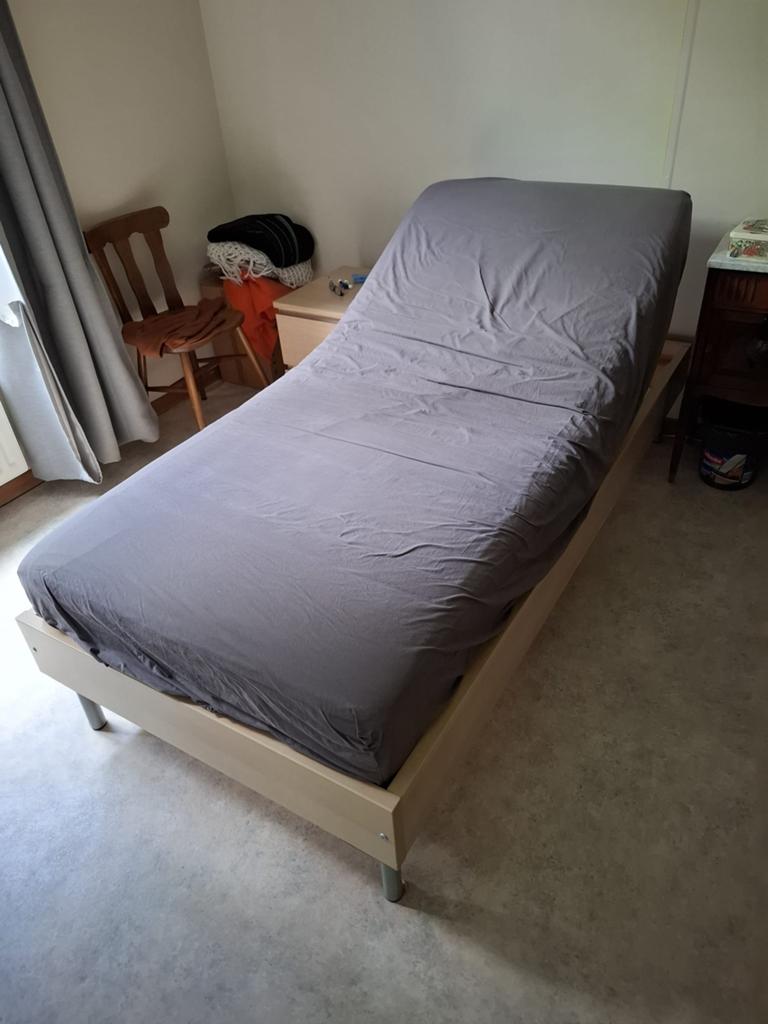 1 persoons bed met electrische lattenbodem, Huis en Inrichting, Ophalen, Gebruikt