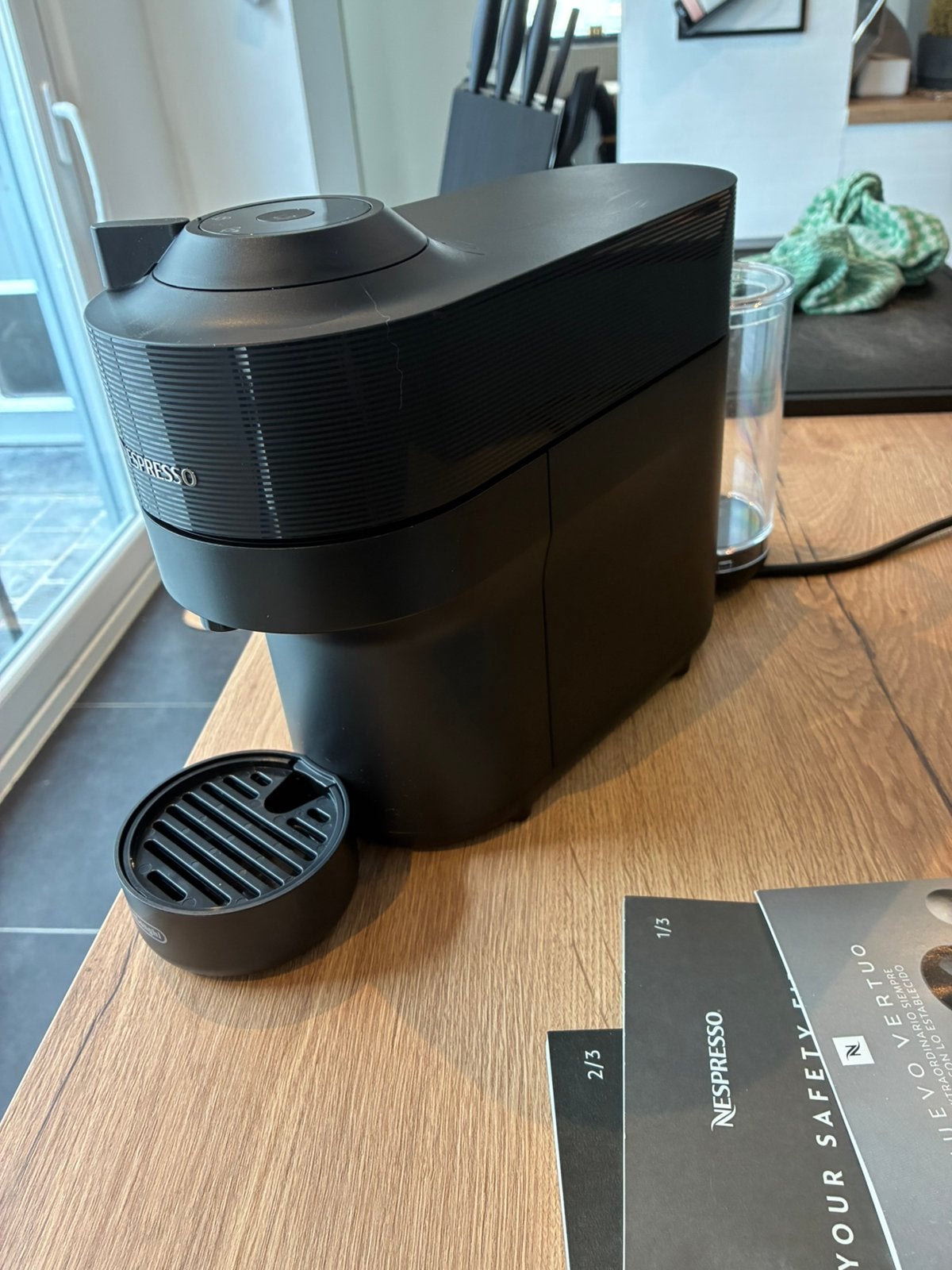 Nieuwe Nespresso Vertuo Pop by De’Longhi – Ongebruikt, Ophalen of Verzenden, Zo goed als nieuw, Koffiemachine