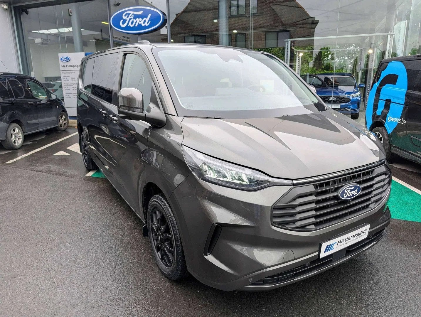 Ford Transit Custom DC 6pl Limited 320L L2 2.0TDCi 170pk A8, Auto's, Bestelwagens en Lichte vracht, Automaat, 4 deurs, Stof, Gebruikt