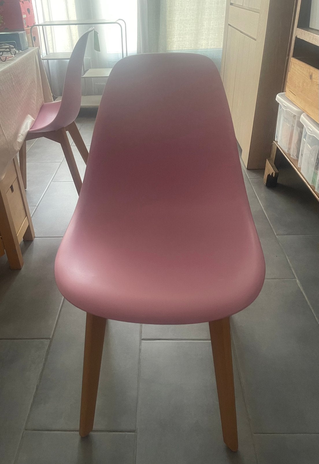Moderne roze stoelen - houten poten, Ophalen, Chaises moderne rose - pieds en bois, Gebruikt, Overige kleuren